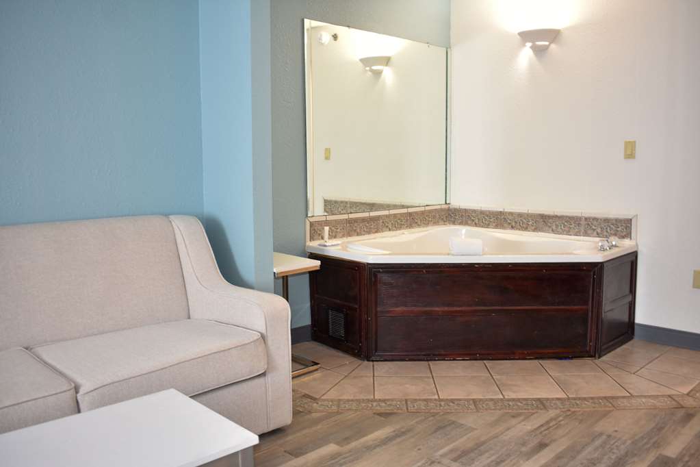 Clarion Pointe Vidalia Lyons West - photo 20