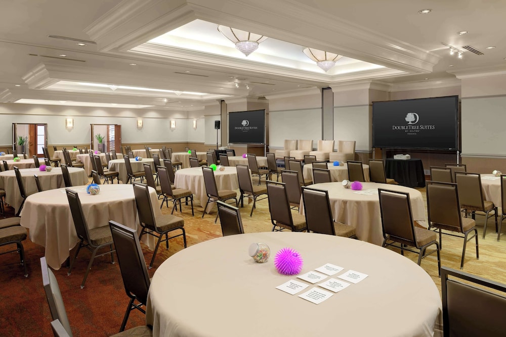 DoubleTree Suites by Hilton Phoenix - photo 56