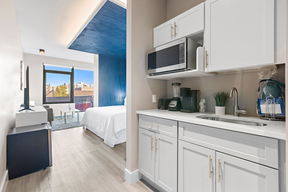 Global Luxury Suites at The Arches - photo 59