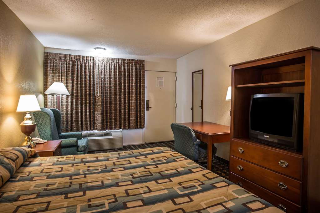 Econo Lodge Salisbury South - photo 20