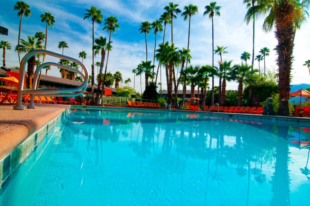 Caliente Tropics Hotel - photo 58