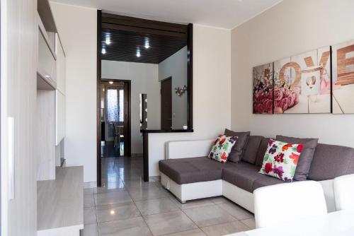 Youhosty Populonia 10 — 4-Star Luxury Hotel in Milan, Italy