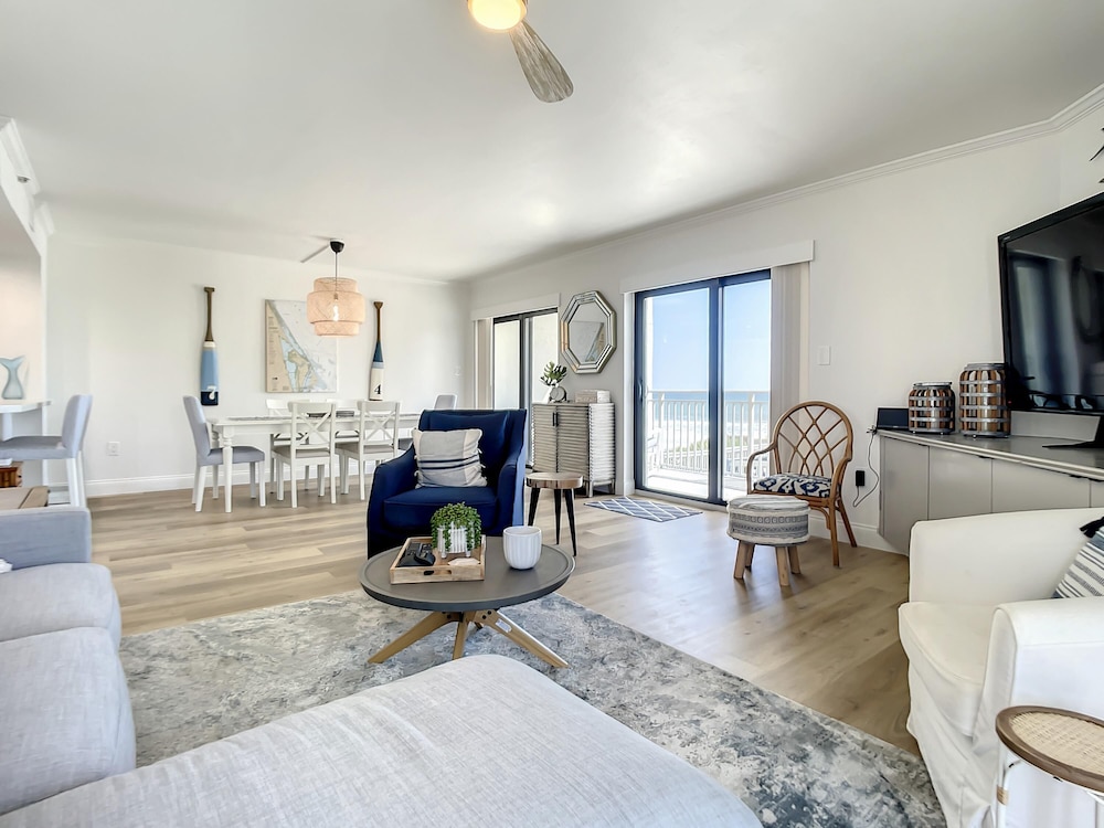 Beachfront Seascape Towers 226 1 Ocean view balcony 2 Overlooking Pool in New Smyrna Beach, United States