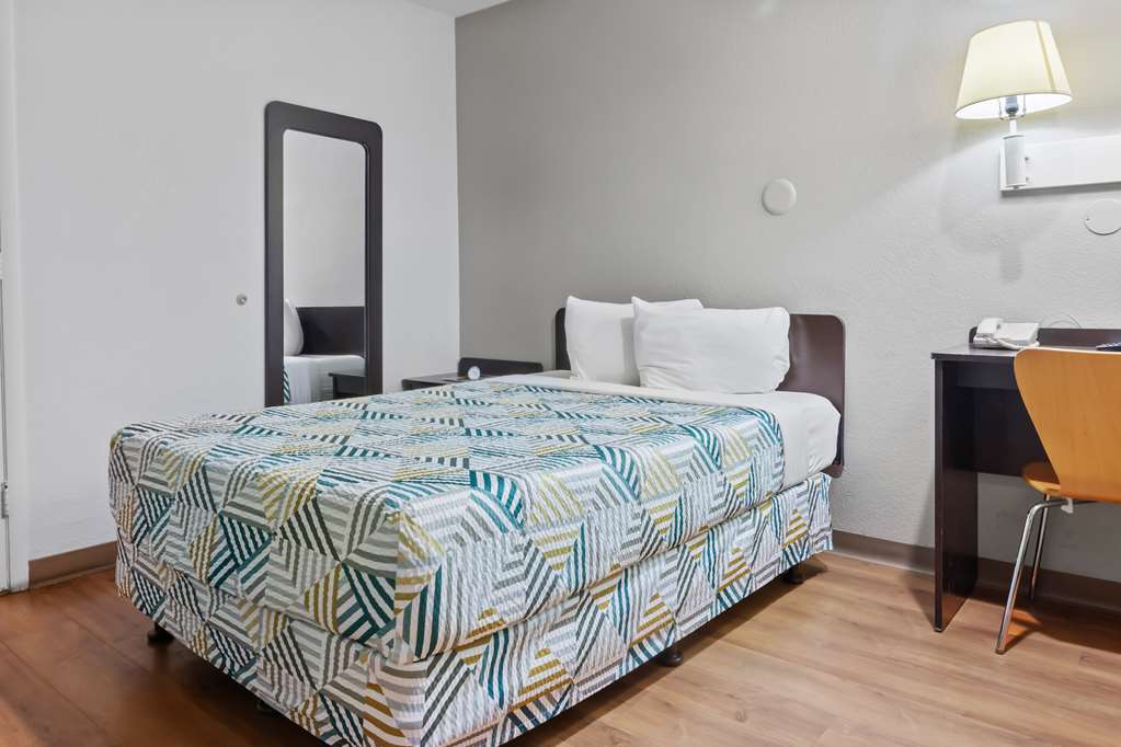 Motel 6 Ventura CA Beach - photo 24