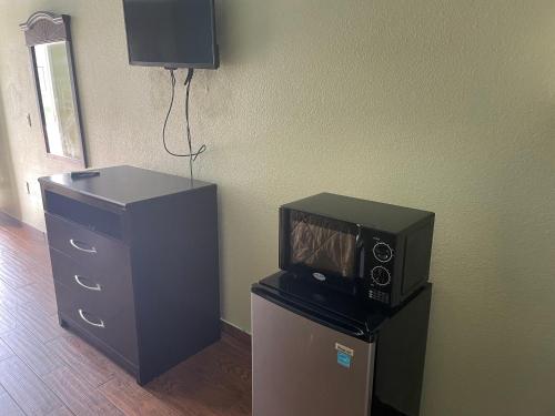 Mustang Inn - photo 4