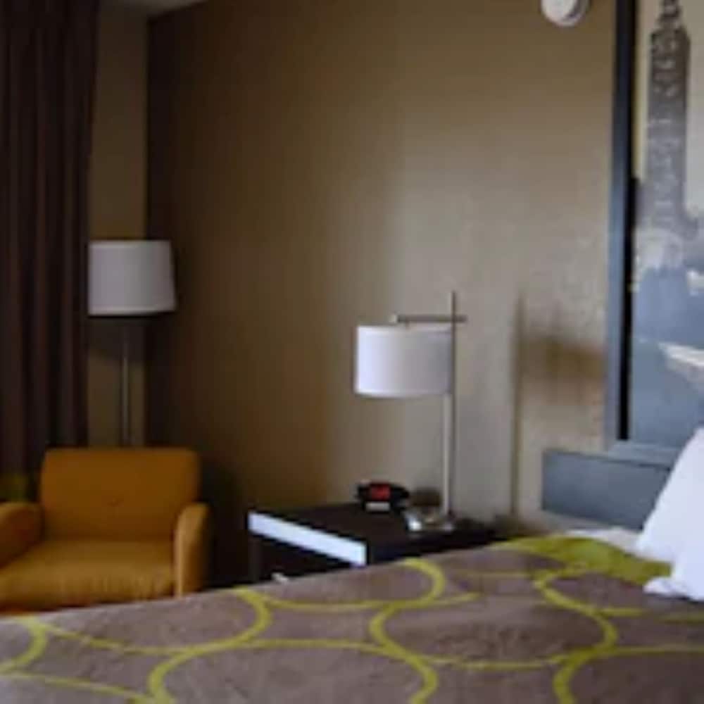 Super 8 by Wyndham Stockbridge - photo 16