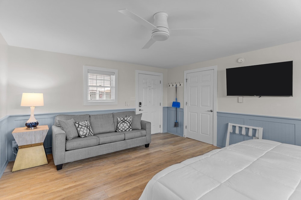 Loggerhead Inn and Suites - photo 44