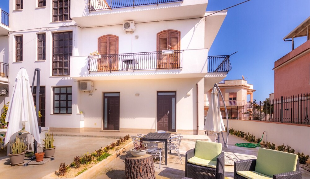 Villa Santa Barbara — 4-Star Luxury Hotel in Avola, Italy