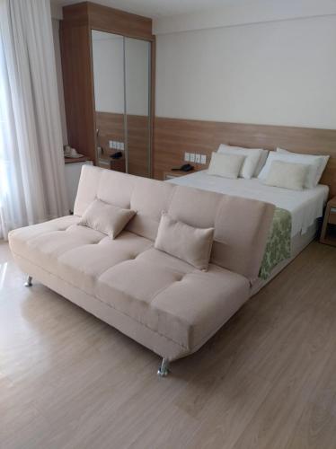 Vista Azul Apart Hotel Suítes com vista para a mata de pinheiros in Pedra Azul, Brasil