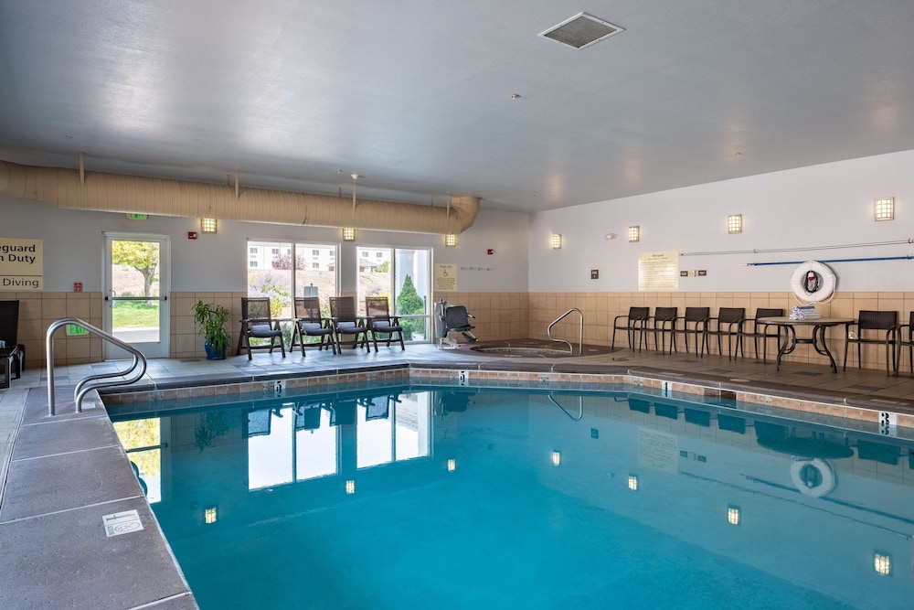 Hampton Inn Richfield - photo 17