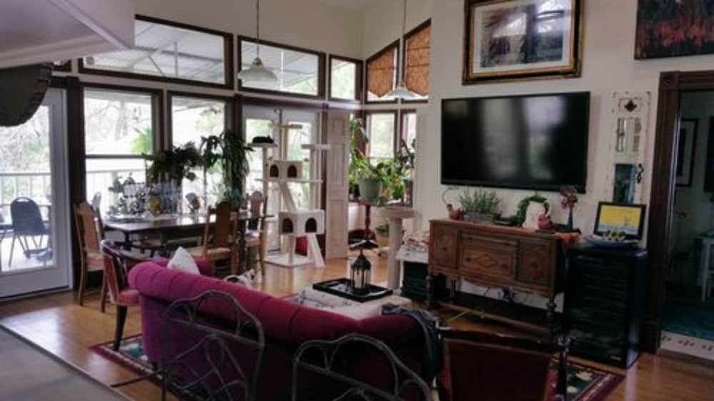 Fig Tree Manor - photo 7