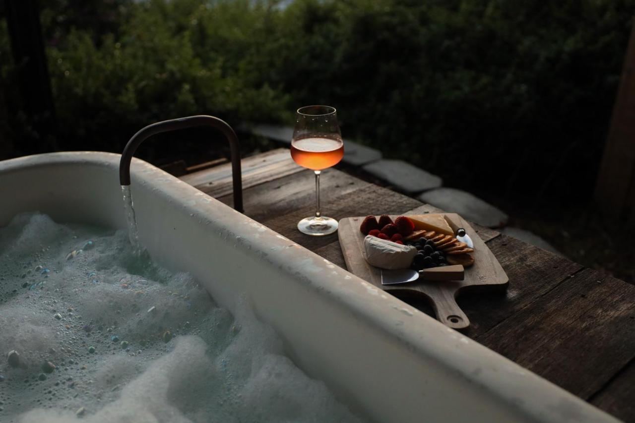 The Sandy Sister — 4-Star Luxury Hotel in Dodges Ferry, Australia