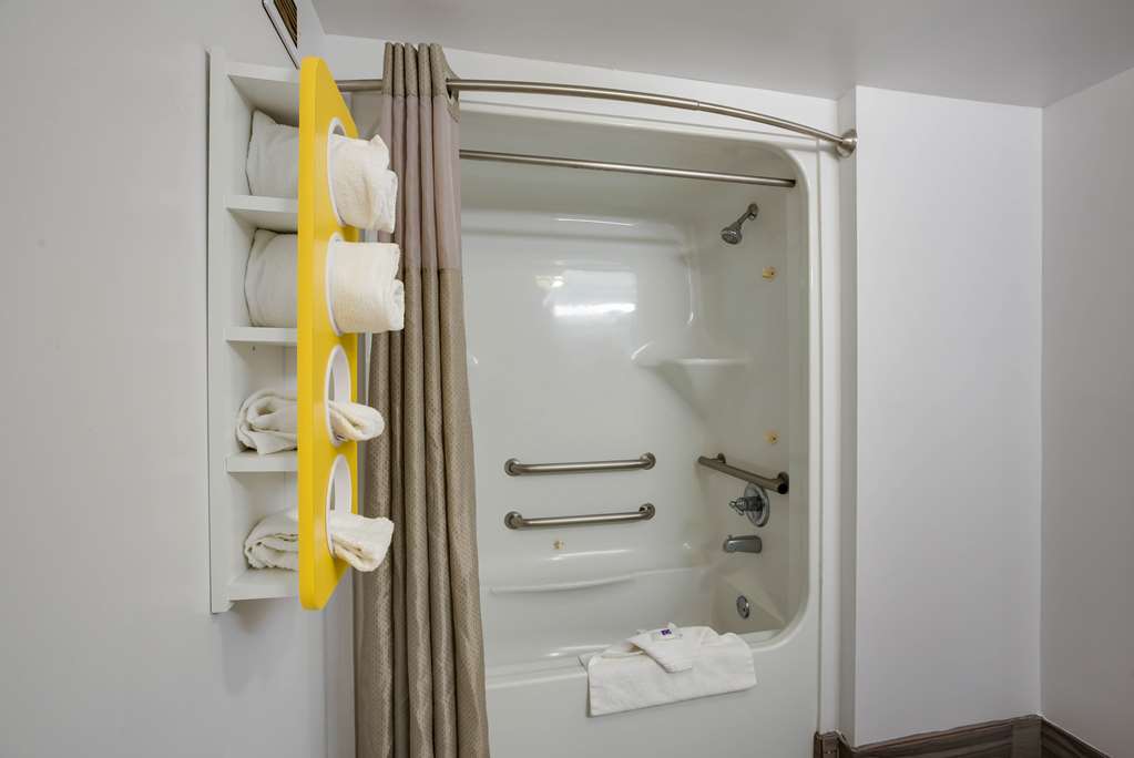 Motel 6 Suwanee GA Gwinnett Center - photo 20