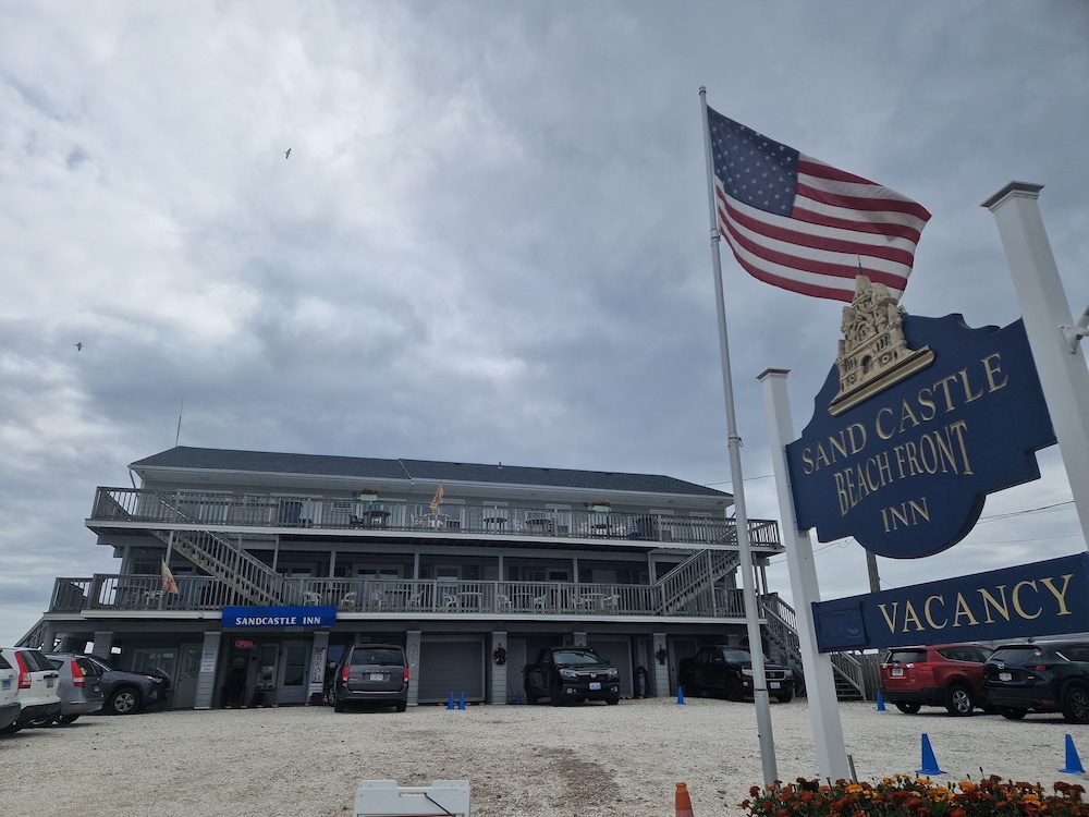 Sandcastle Beachfront Inn — hotel in Westerly
