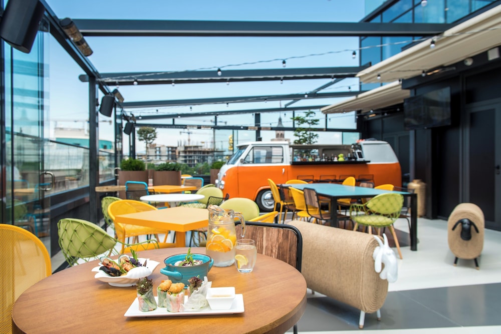 מזון ומשקאות