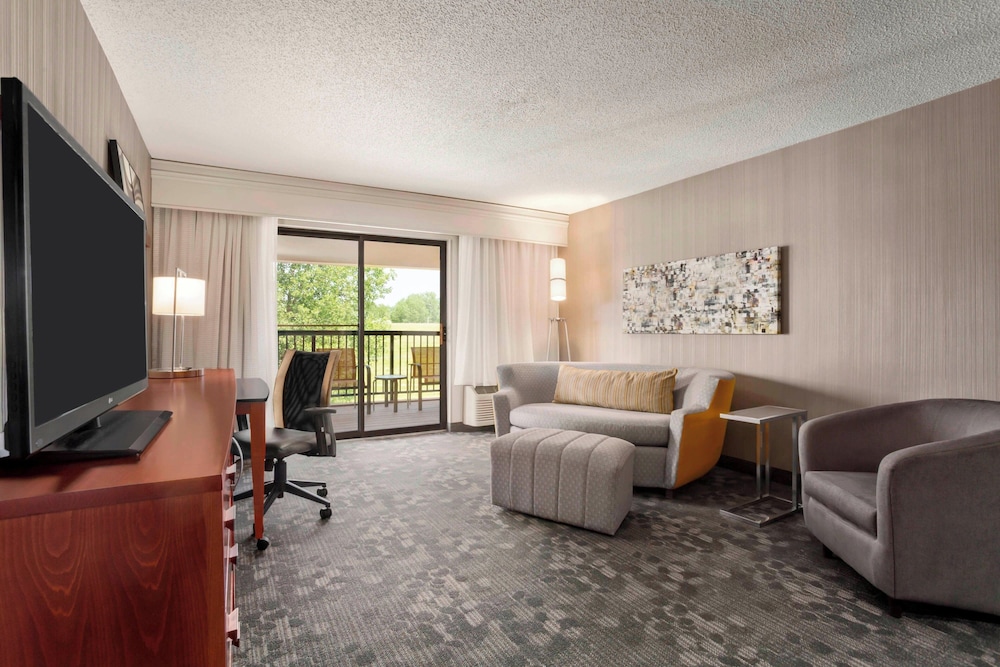 Courtyard by Marriott Springfield - photo 8
