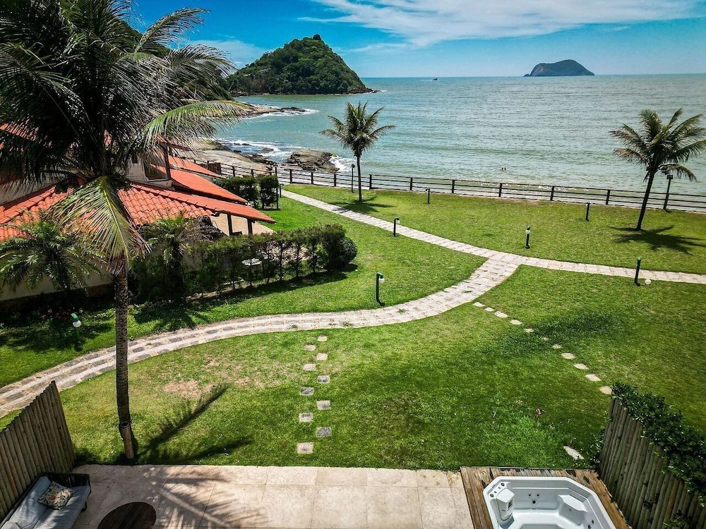 Bz77 Pe na areia Casa jacuzzi 4 suítes — 4-Star Luxury Hotel in Armacao De Buzios, Brasil