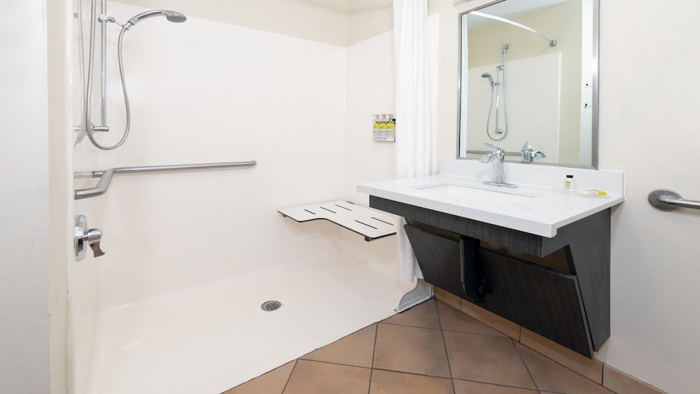 Candlewood Suites Athens by IHG - photo 28