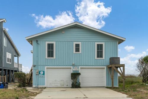 Admiral's Quarters by Oak Island Accommodations - photo 5