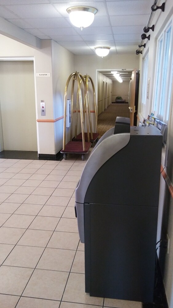 GreenTree Inn Denver Tech Center - photo 36