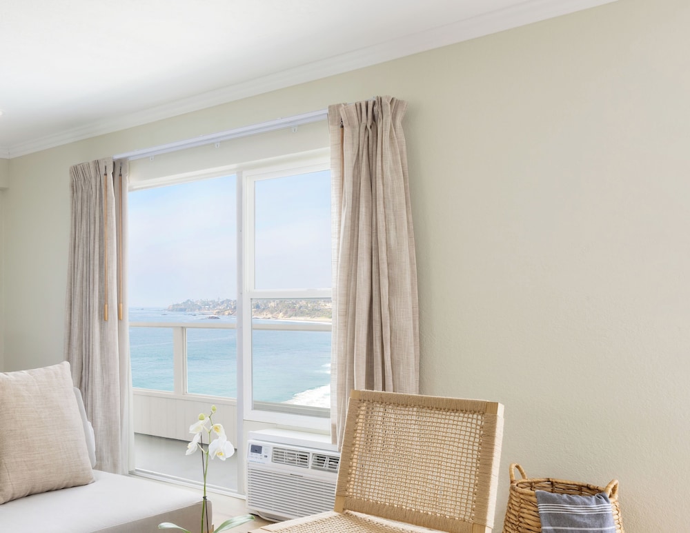 Pacific Edge Hotel - photo 63