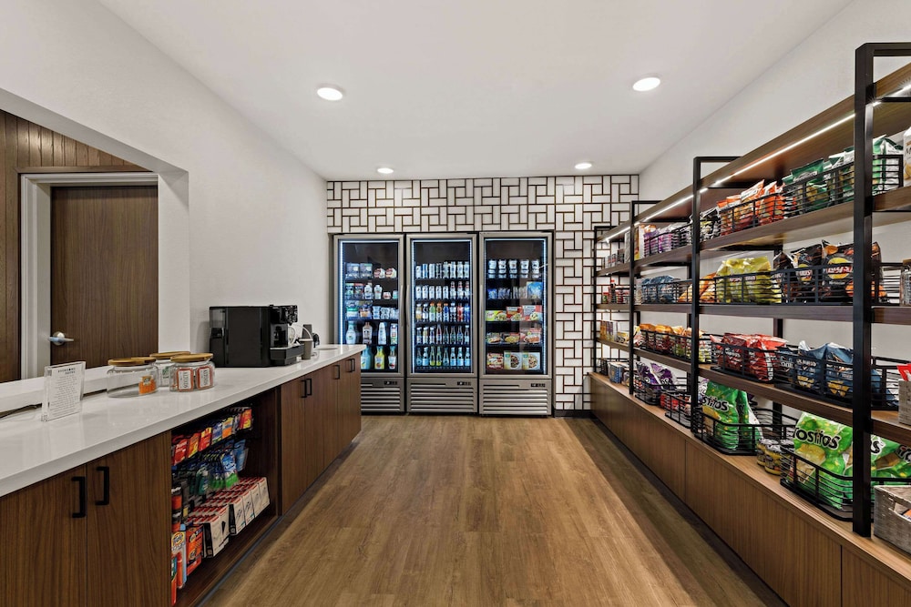 Everhome Suites Temecula - photo 47