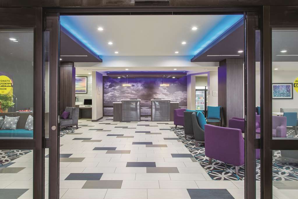 La Quinta Inn & Suites by Wyndham Enid - photo 7