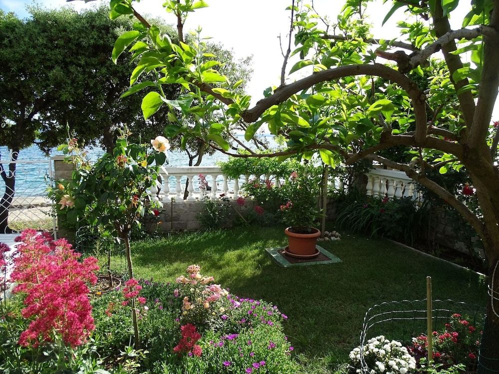 Apartment Vlahov — 4-Star Luxury Hotel in Barilovic, Croatia
