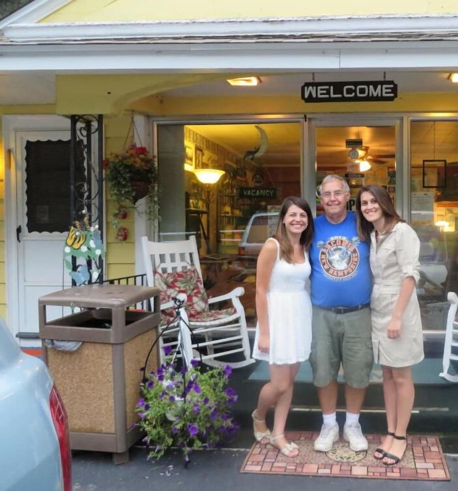 Lake Winnipesaukee Motel - photo 60