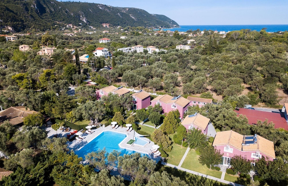Mousses Villas Apollo Semi Detached Two bedroom Villa With Childcare Facilities — 4-Star Luxury Hotel in Lefkada, Greece