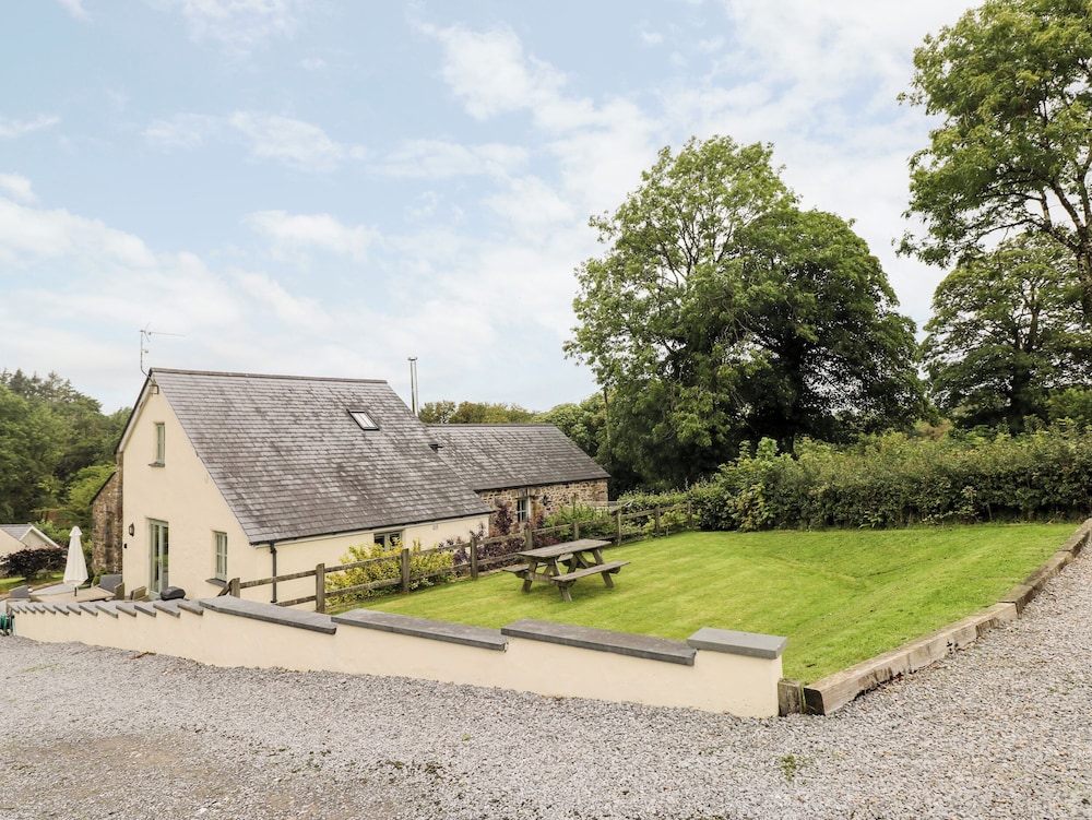 Gwyddno Lodge — 4-Star Luxury Hotel in Narberth, United Kingdom