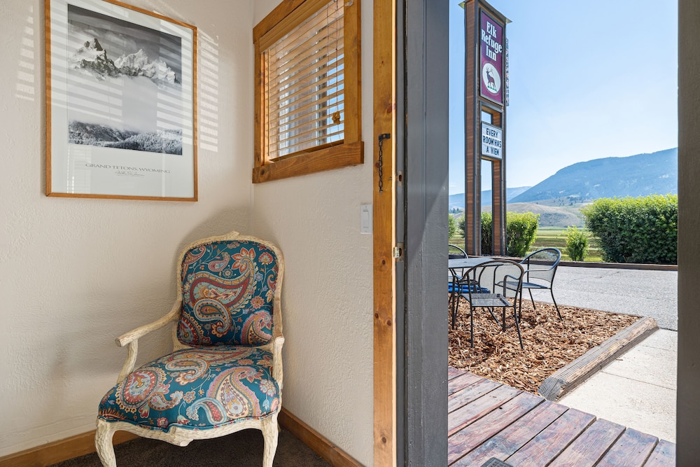 Elk Refuge Inn - photo 70