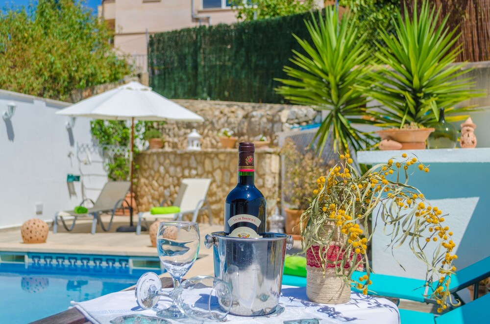 Esmaez in Lloseta, Spain