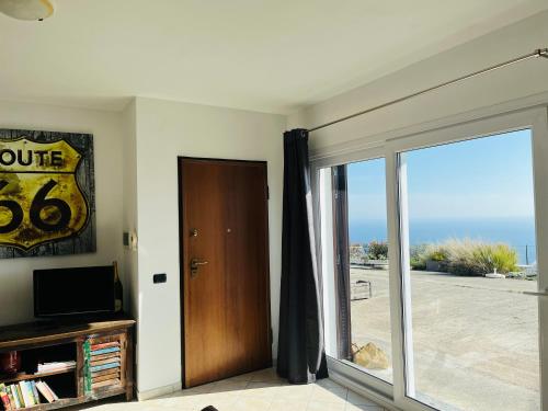 Bella Vista Poggi mit Meerblick 7 Pers mit Pool — 4-Star Luxury Hotel in Imperia, Italy