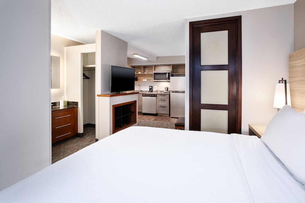 Candlewood Suites Cincinnati Northeast Mason by IHG - photo 11