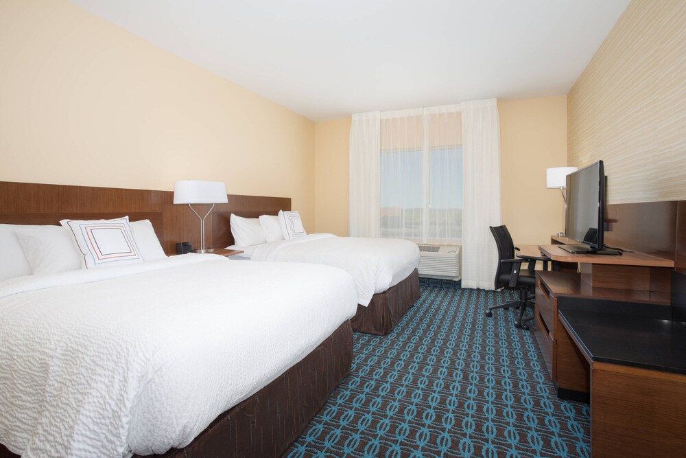 Fairfield Inn & Suites by Marriott Burlington - photo 12
