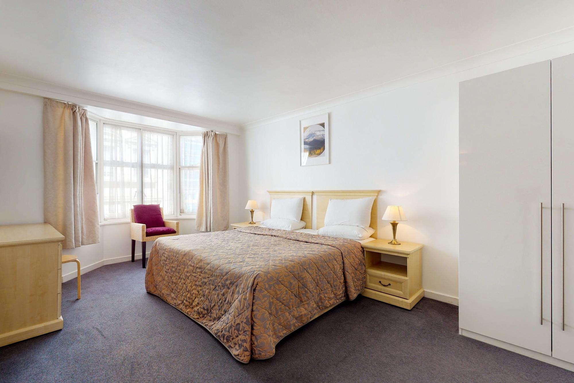 Hertford Court
