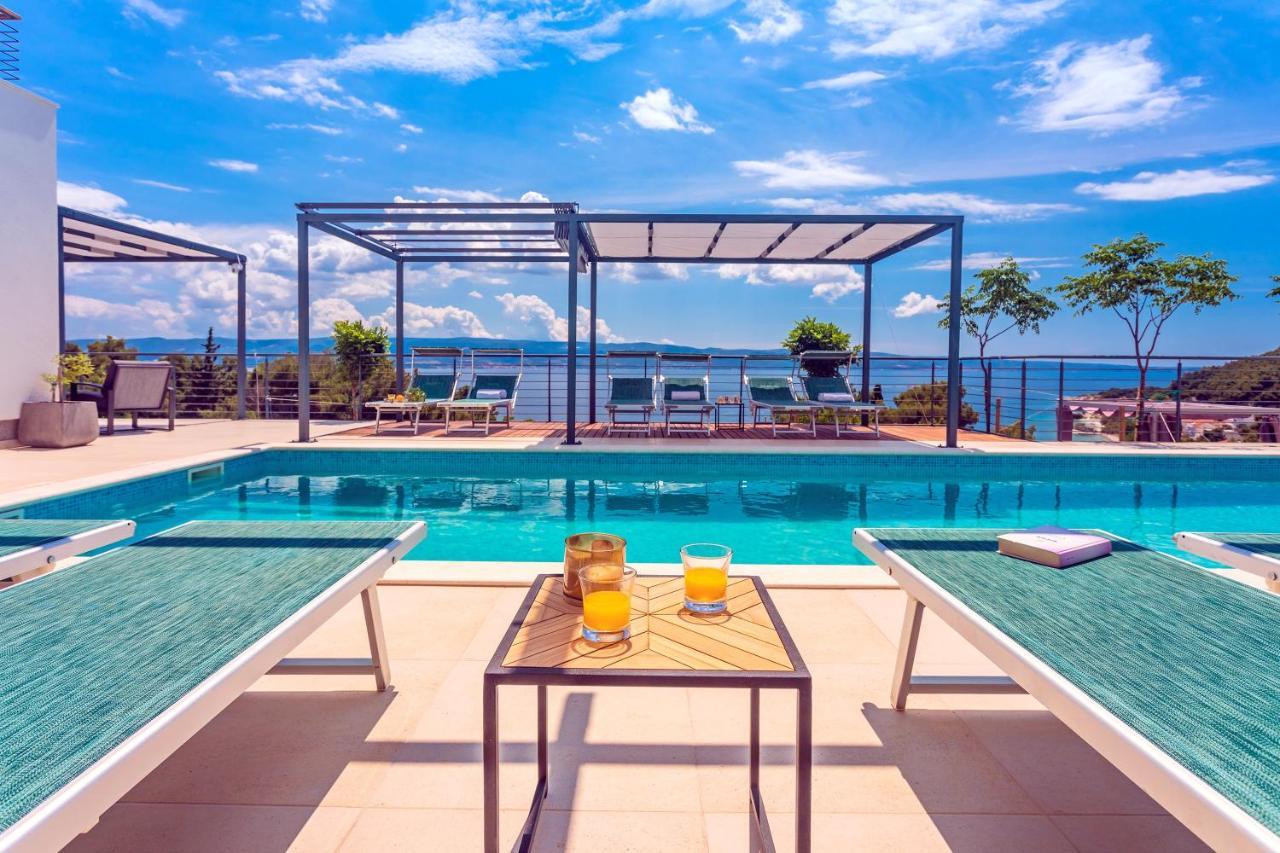 Seaview Holiday Home Lemona — 4-Star Luxury Hotel in Omis, Croatia