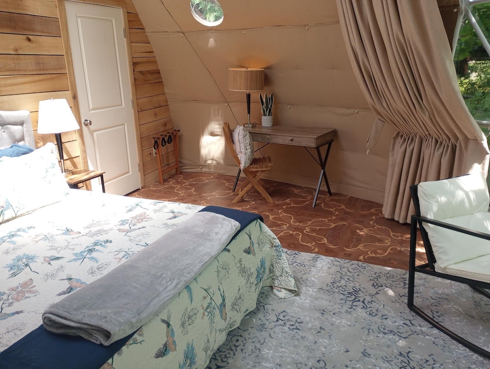 GlampOut Resort Elk River - photo 16