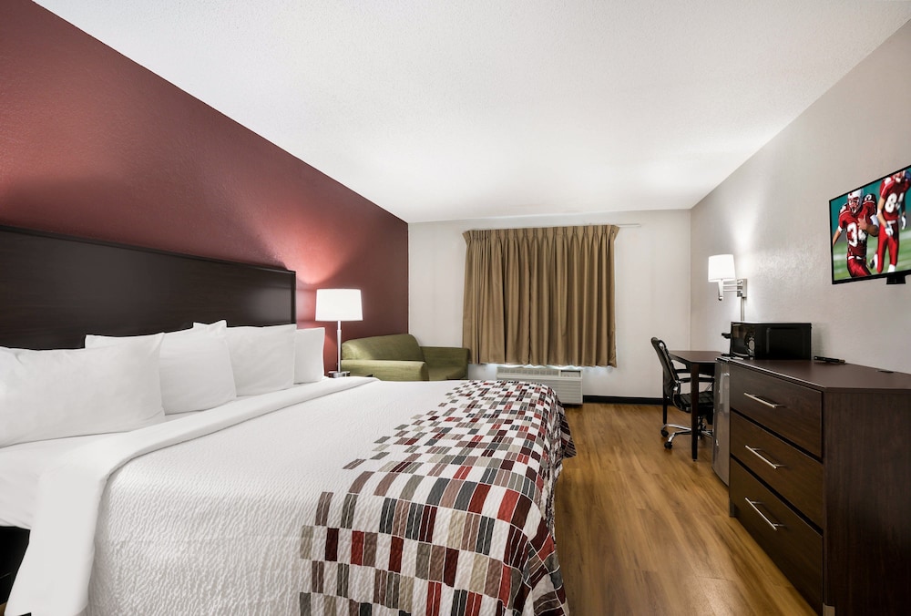 Red Roof Inn & Suites Knoxville East - photo 15