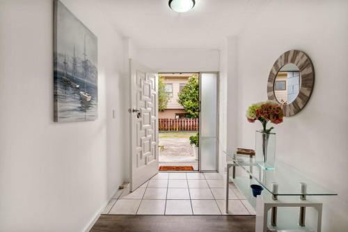 True Blue Taupo Holiday Home — 4-Star Luxury Hotel in Taupo, New Zealand
