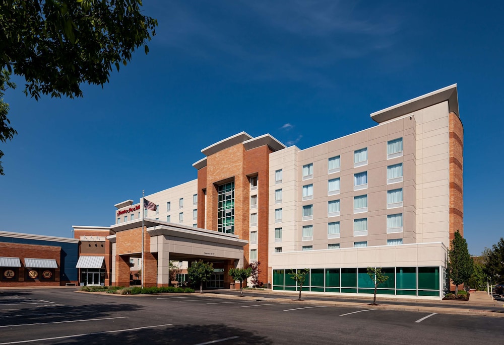 Hampton Inn & Suites St. Louis at Forest Park - photo 36
