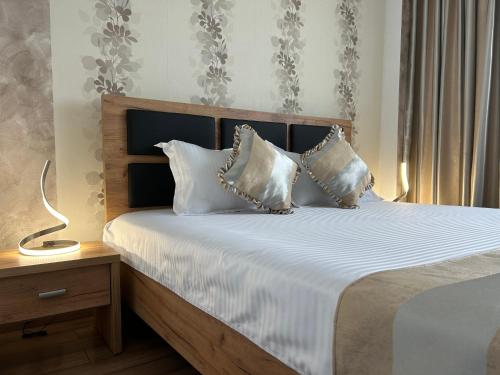 Luxury & Cosy Infinit Apartments — 4-Star Luxury Hotel in Bucharest, Romania
