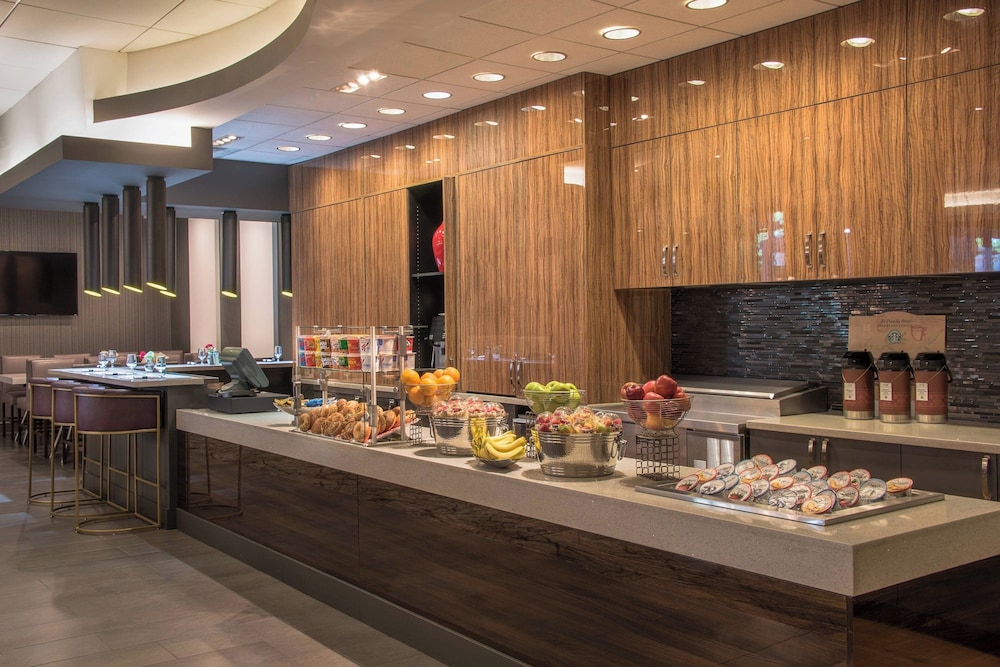 Courtyard by Marriott Bethesda Chevy Chase - photo 24