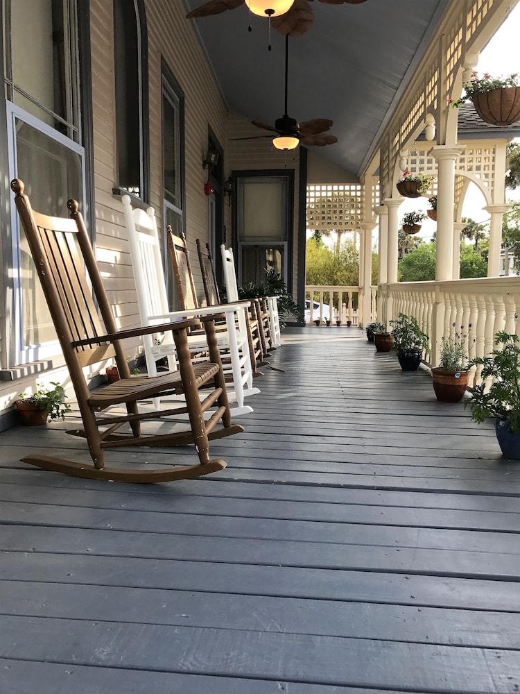 Grand Gables Inn Bed & Breakfast - photo 24