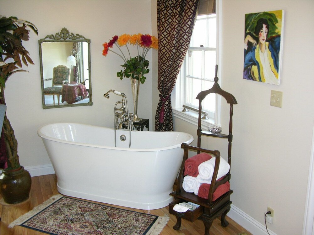 Barretta Gardens Inn - photo 18