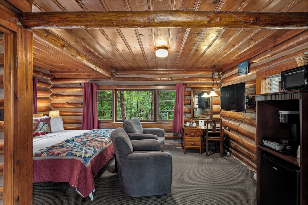 Tall Pines Inn - photo 52