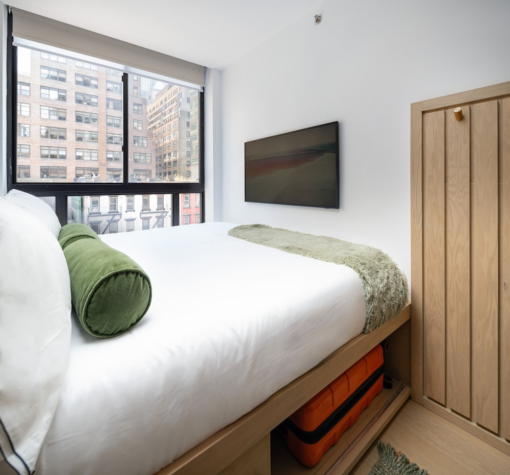 Little Charlie Hotel - photo 17