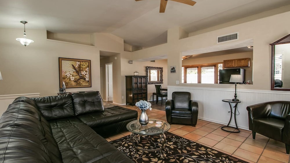 Scottsdale Kierland 3 Bdrm with Sparkling Pool — 4-Star Luxury Hotel in Scottsdale, United States