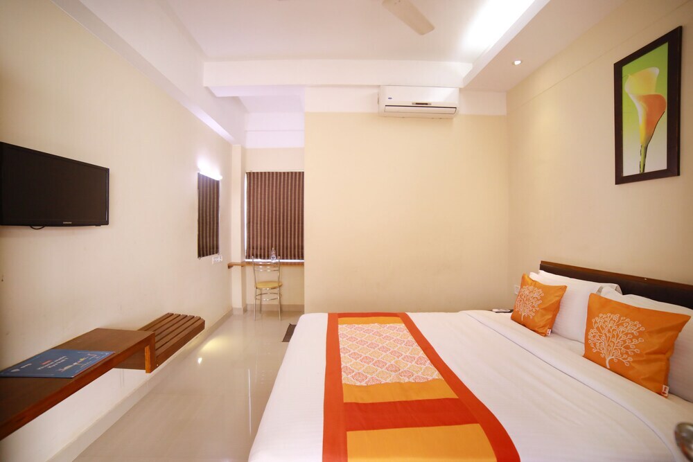 NH bypass Venpalavattom Anayara P.O Trivandrum International Airport in Thiruvananthapuram, India